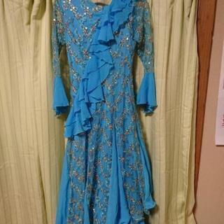 ゴージャスなロングドレス！カラオケやダンスの衣装に！