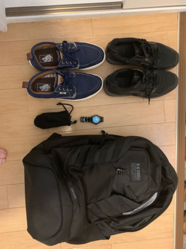 靴、リュック、時計