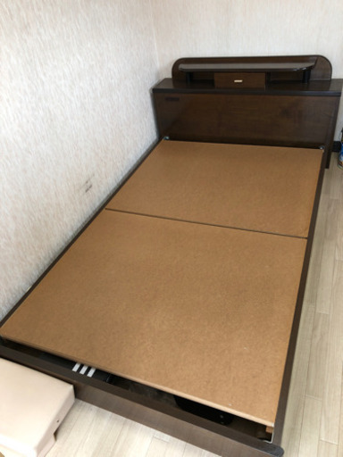 シングルベッド　コンセント　小さい引き出し付