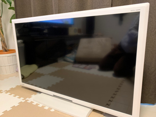 MITSUBISHI 40インチ　ホワイト