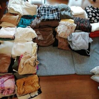 レディース服・靴・日用品・布団等→どんどん無くなってきています