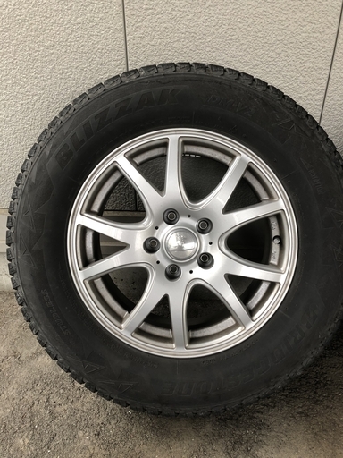値下げしました❗️スタッドレスタイヤ＋ホイール４本　ブリザックＤＭ-Ｖ2　　215/70Ｒ16