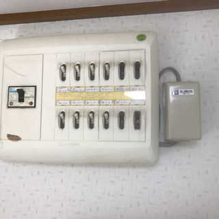 主に住宅の電気工事エアコン工事 ！