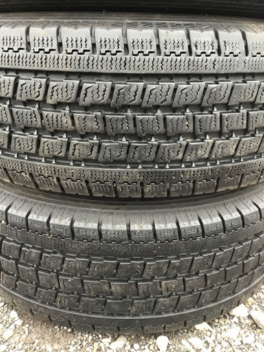 バリ溝 215/70R15 107/105 LLT TOYO スタッドレスタイヤ 4本セット