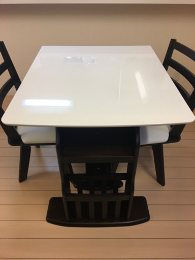 【引っ越し買い替えの為】年内までに取りに来てくださる方！のび〜る天板 ダイニングテーブル4点セット