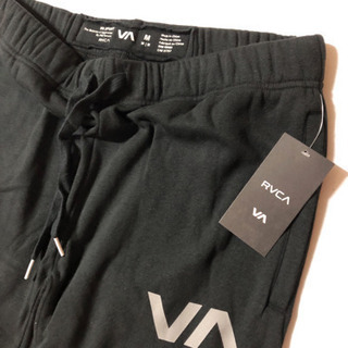 人気　新品タグ付きRVCA Mサイズスウェットパンツ