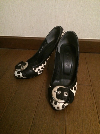 ダイアナ パンプス