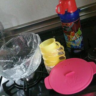 鍋、食器などセットの画像