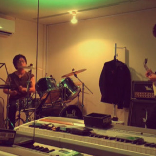 バンドボーカル募集中🎙🚺