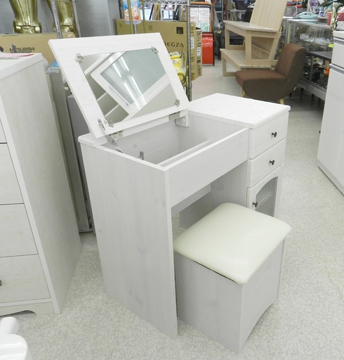 ニトリ/NITORI カントリー調ドレッサー スツール付き 鏡台 引出 扉 ☆ PayPay(ペイペイ)決済可能 ☆ 札幌市 北区 屯田