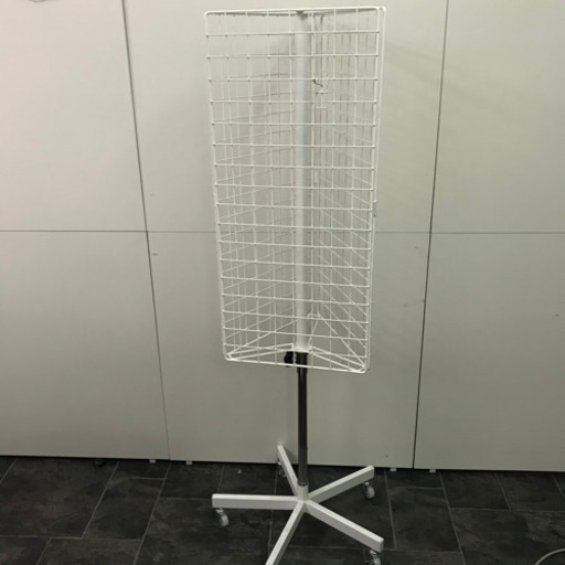 回転ネット什器　3面　フックつき