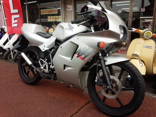 NO.2999　ＮＳ－１　後期　水冷２サイクルエンジン　６速ギヤ　７．２馬力　シルバー　☆彡