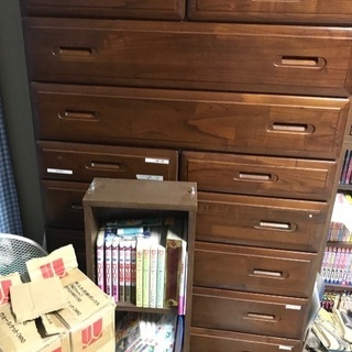 洋服たんすです。引き取りにきてくれる方は無料です！