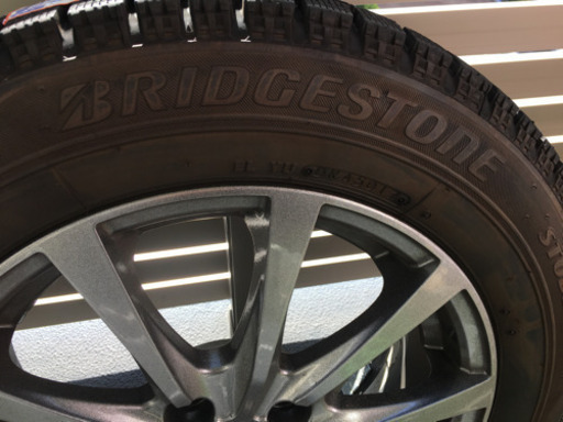 新品同様スタッドレスタイヤ175/65R15 4本セットアルミホイール付きブリジストン