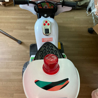 白バイ電動バイクの画像