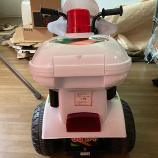 白バイ電動バイクの画像
