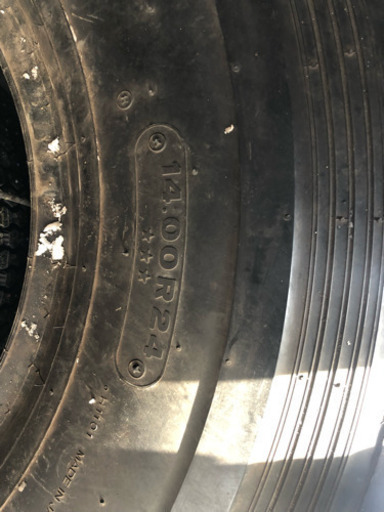 14.00R24  モーターグレーダー、ラフタークレーン等に‼︎