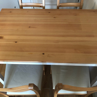 IKEA ダイニングテーブル　イス×4の画像