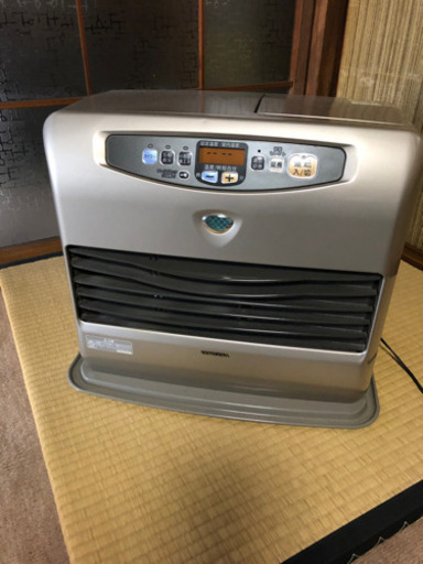 コロナファンヒーター　木造10畳　鉄筋12畳