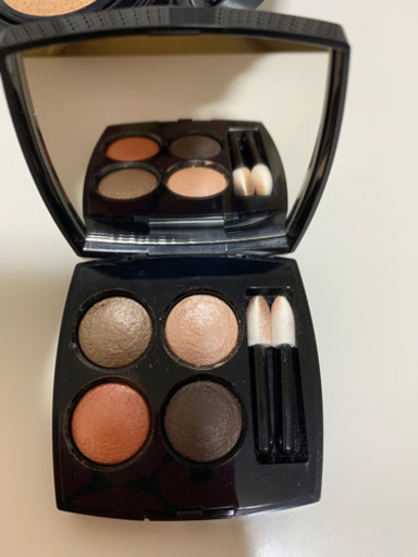 CHANEL アイシャドウ&クッションファンデ