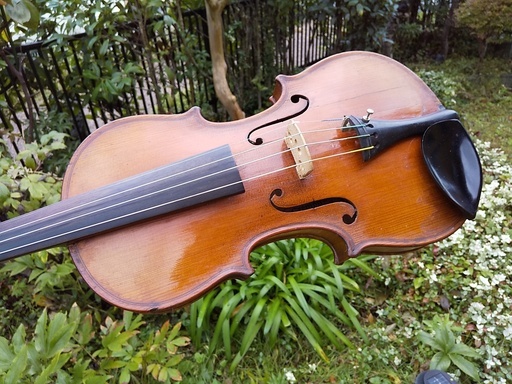 ◆独製[CONCERT　VIOLIN］の刻印の在る　ストラドモデルの４／４◆