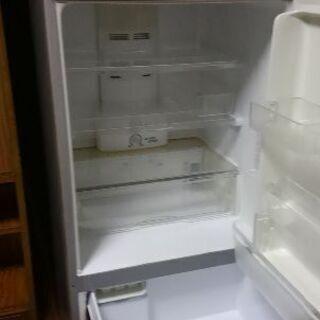 255リットル2007年製三洋冷蔵庫の画像