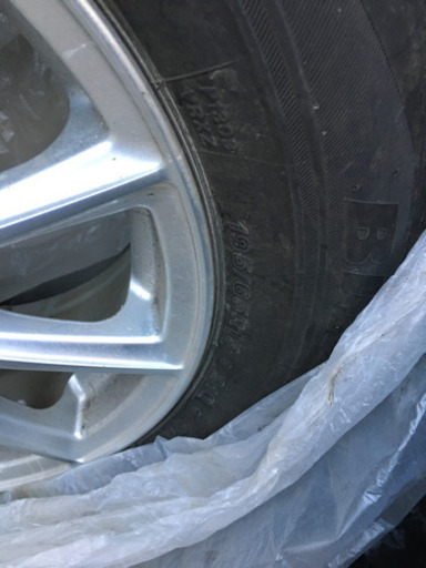 スタッドレスタイヤ4本ホイール付き