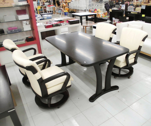 4人掛けダイニングセット キャスター付き回転いす アーム付きチェア テーブル幅150cm 苫小牧西店