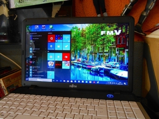 Fujitsu LifeBook A512/FX Win8　No.1