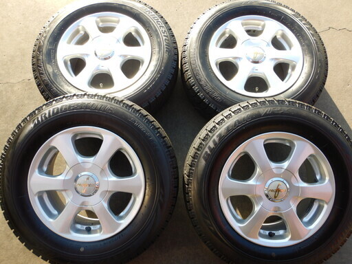 ＰＲＯＧＲＥＳＳ　１４インチ　溝たっぷりスタッドレス　日産ノート