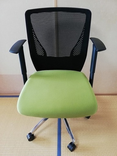 ◼️商談中■美品■オカムラ VCメッシュチェア オフィスチェア 肘付 グリーン 8VCM1B FHR5(ビラージュ)