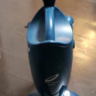 掃除機0円　東芝紙パックスティッククリーナーVC-Y10R　若干癖あり（本文参照）紙パック付きの画像