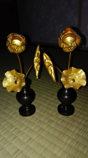釈迦三尊や臨済宗の両脇侍　花器＆金の造花