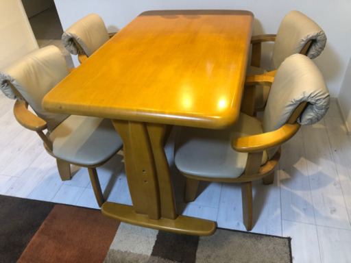 早い者勝ち‼️ダイニングテーブルセット（回転式椅子）