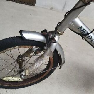 折り畳み自転車の画像