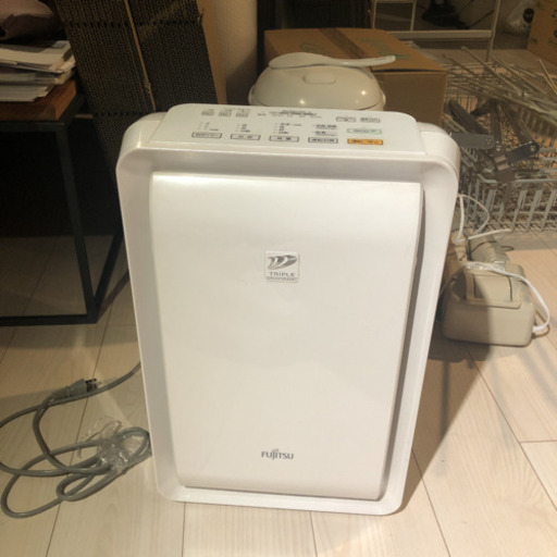 富士通　加湿脱臭機　2016年製　DAS 303E 白