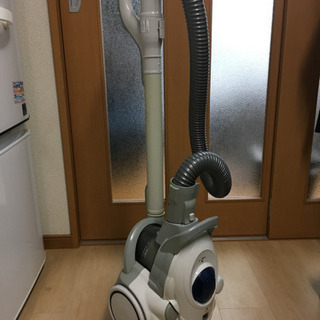 SHARP 掃除機 若干使用感あります。の画像