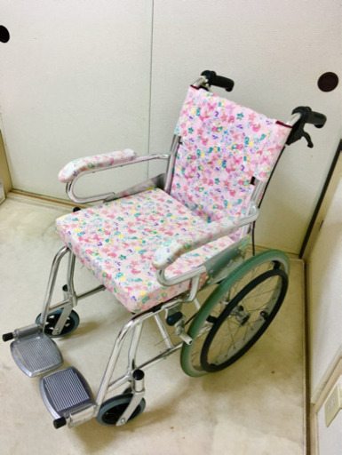 ショップ キキララ車椅子 新品未使用】ストーンデコ 車椅子 カワムラ