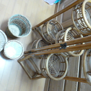 籐家具の小物入れ付き3つ折り衝立