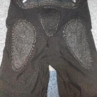 スノーボード　ケツパッドの画像