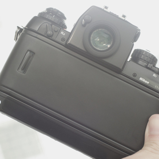 Nikon F4 プロ一眼レフフィルムカメラ の画像