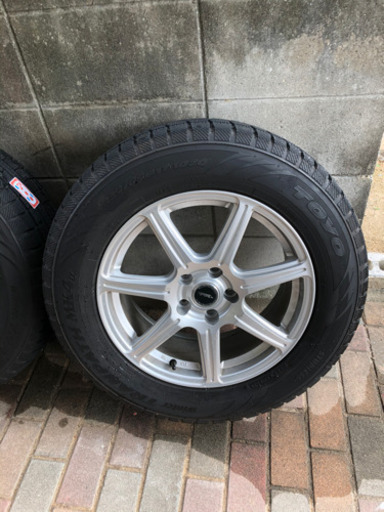 スタッドレスタイヤ225/65R17