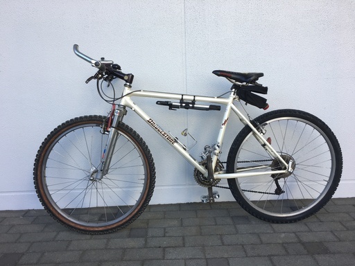 ブリジストン製マウンテンバイク　主要パーツはシマノ!