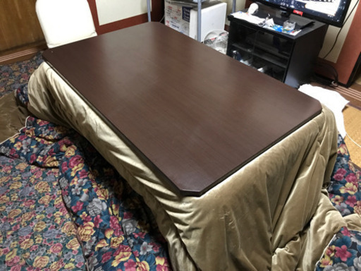 大きめのコタツ