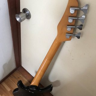 ベースギター
