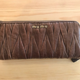 miu miu長財布（箱付き）の画像