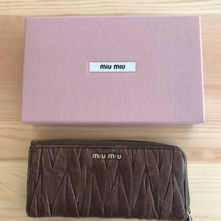 miu miu長財布（箱付き）の画像