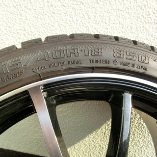 スタッドレスタイヤ＋アルミホイルの画像