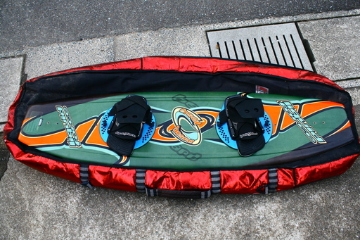 ウェイクボード Liquid Force リキッドフォース 140cm　ビンディングおまけ