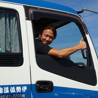 【正社員】10ｔ大型タンクローリードライバー（運転手）の画像